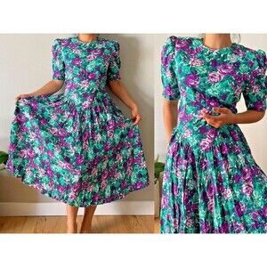 Vtg 80s short sleeve purple green‎ floral midi day dress 11/12 full skirt retro